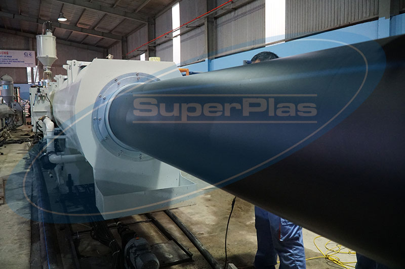 Ống HDPe SuperPlas DN450 được sản xuất tại Nhà máy